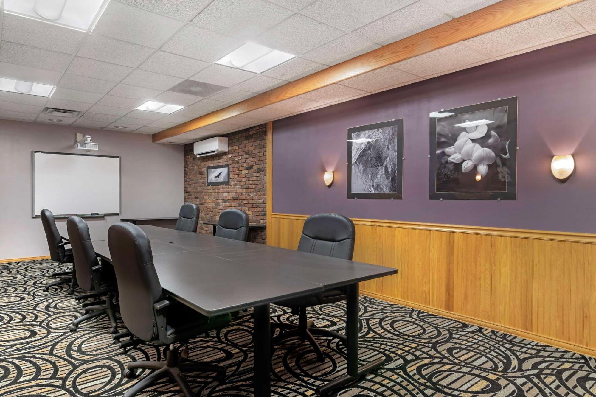 Best Western Plus Plattsburgh Luaran gambar