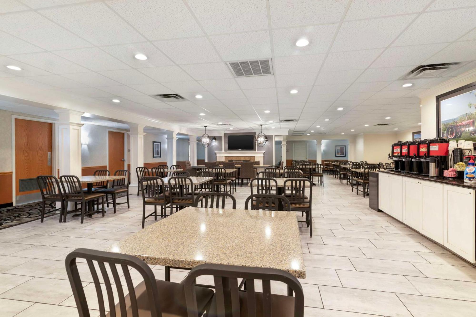 Best Western Plus Plattsburgh Luaran gambar