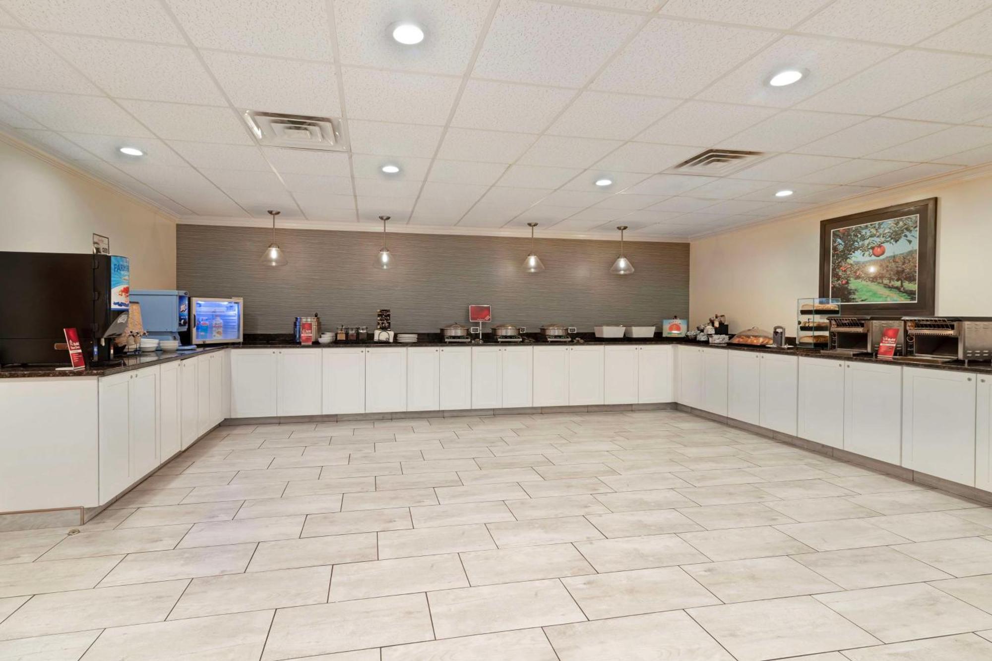 Best Western Plus Plattsburgh Luaran gambar