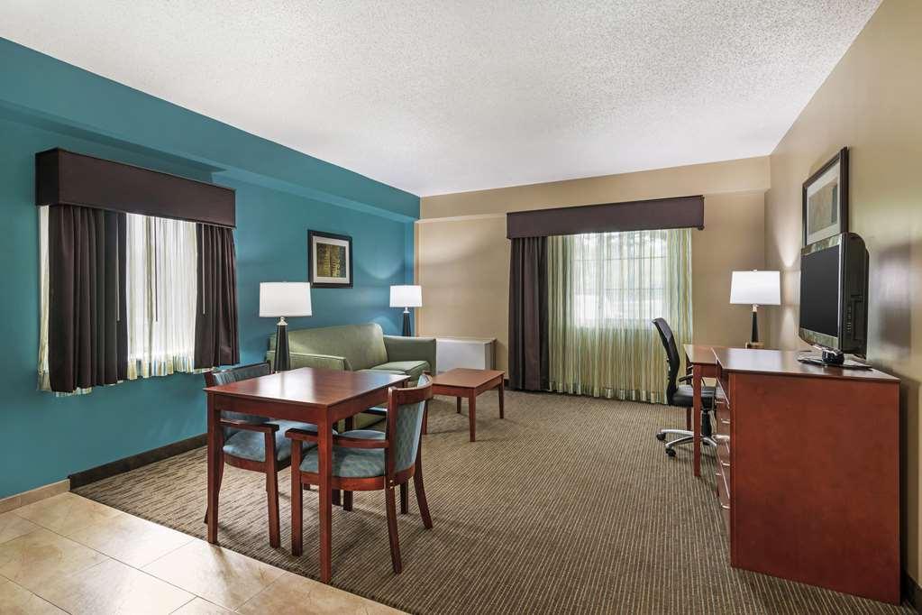 Best Western Plus Plattsburgh Bilik gambar